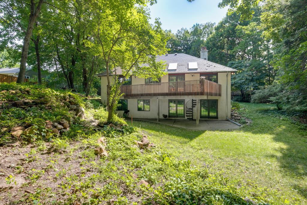 3390 Maplewood Road Wayzata, MN 55391 - Photo 22 of 23 Gallery Image 22