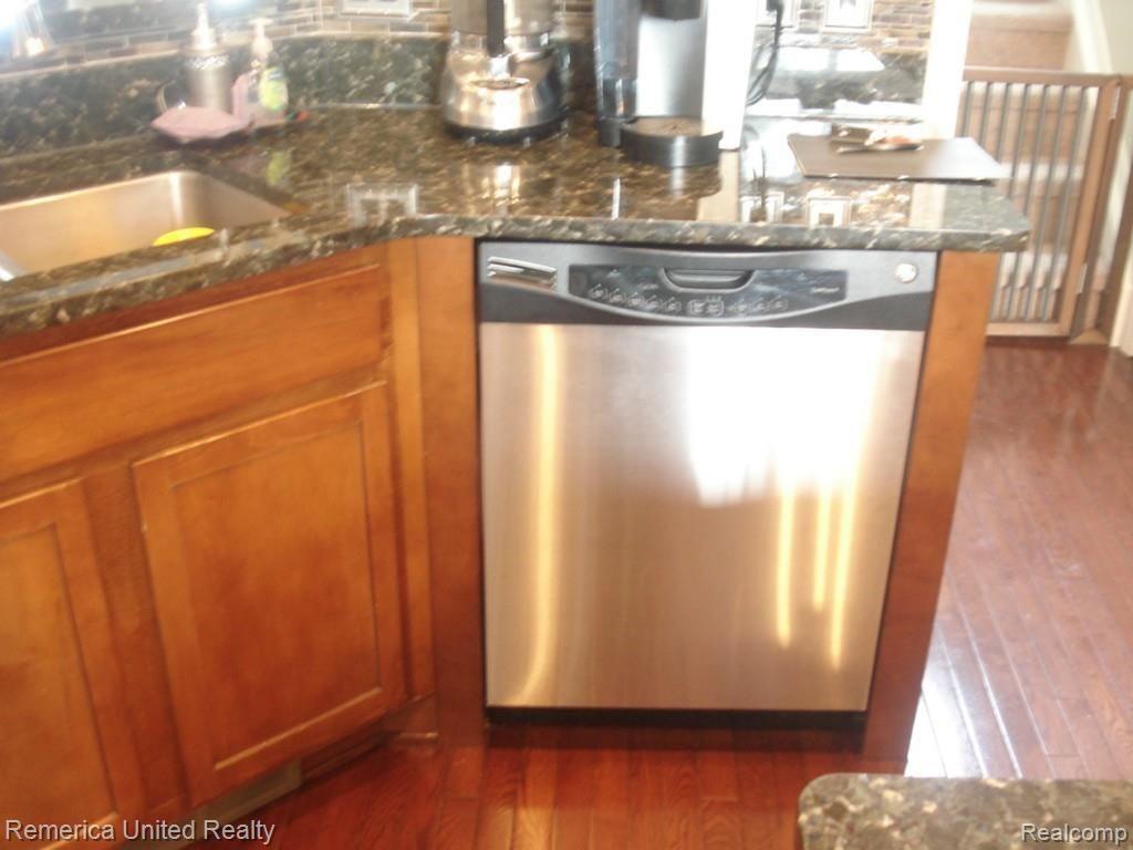 49816 Potomac Road Canton, MI 48188 - Photo 27 of 44 POTOMAC 034.jpg