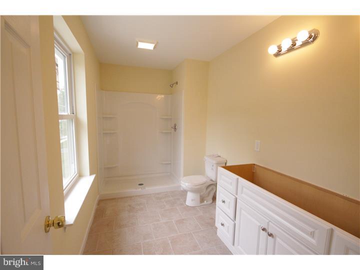 505 Ridge Avenue Hamilton, NJ 08610 - Photo 16 of 22 Master Bathroom