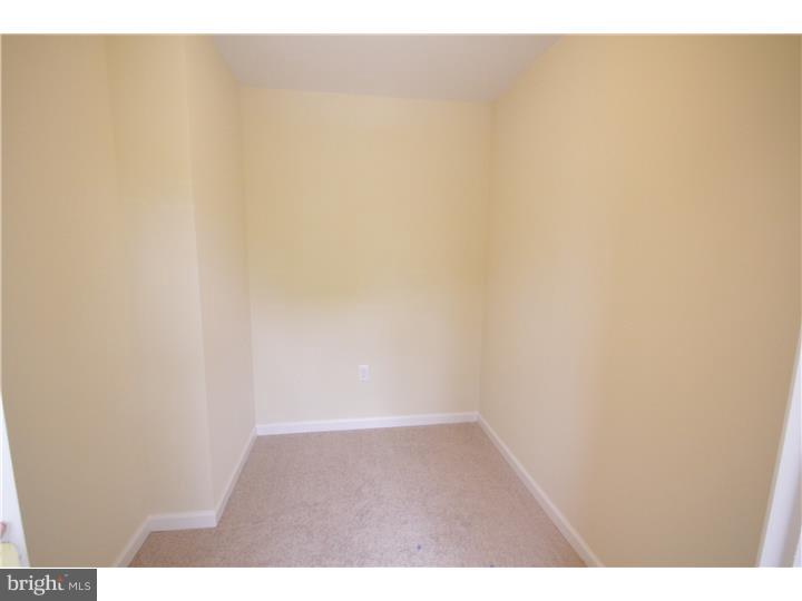 505 Ridge Avenue Hamilton, NJ 08610 - Photo 17 of 22 Walk-in Closet