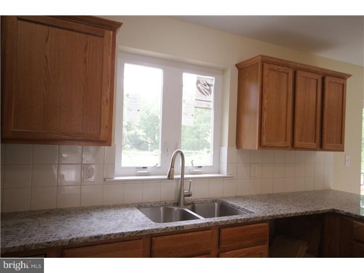 505 Ridge Avenue Hamilton, NJ 08610 - Photo 3 of 22 Kitchen