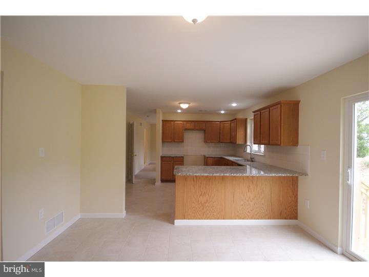 505 Ridge Avenue Hamilton, NJ 08610 - Photo 5 of 22 Dining Room