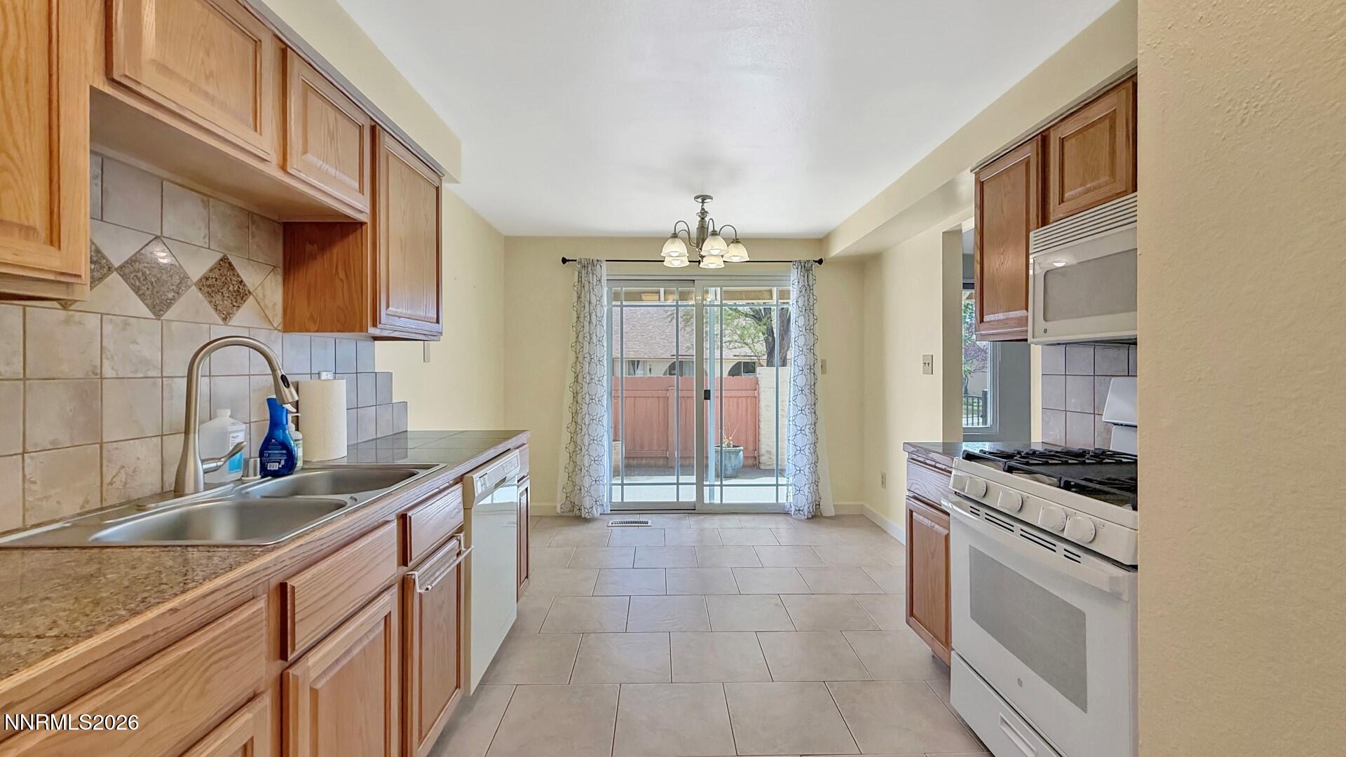 49 Condor Circle Carson City, NV 89701 - Photo 11 of 34 021