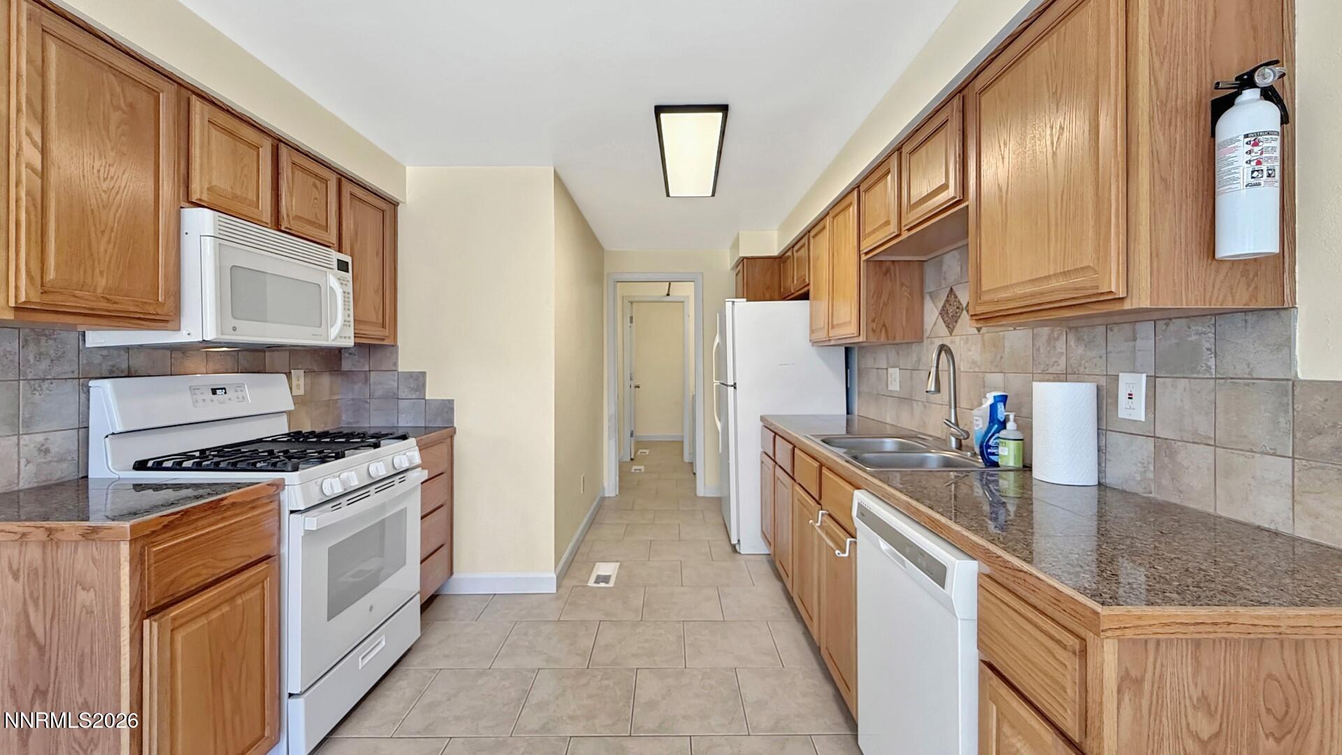 49 Condor Circle Carson City, NV 89701 - Photo 5 of 34 015