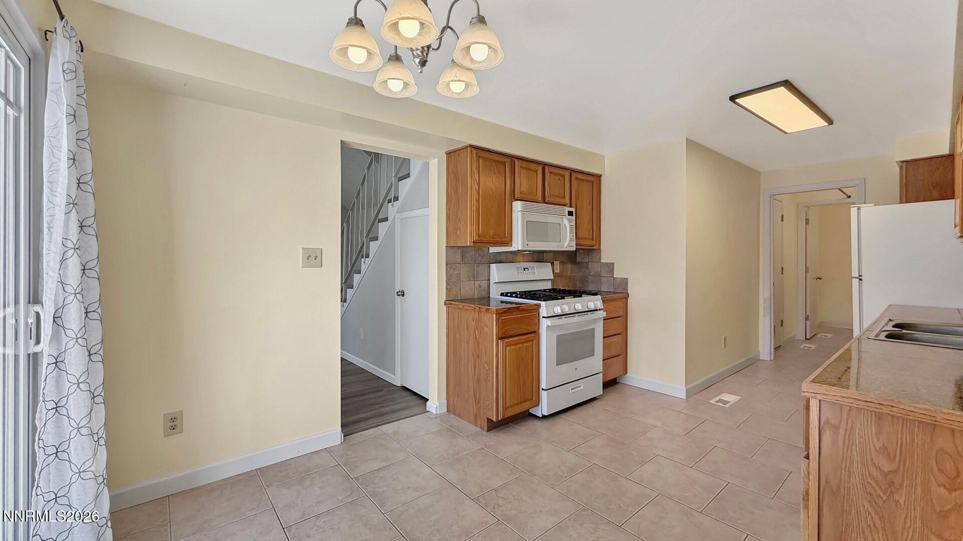 49 Condor Circle Carson City, NV 89701 - Photo 8 of 34 017