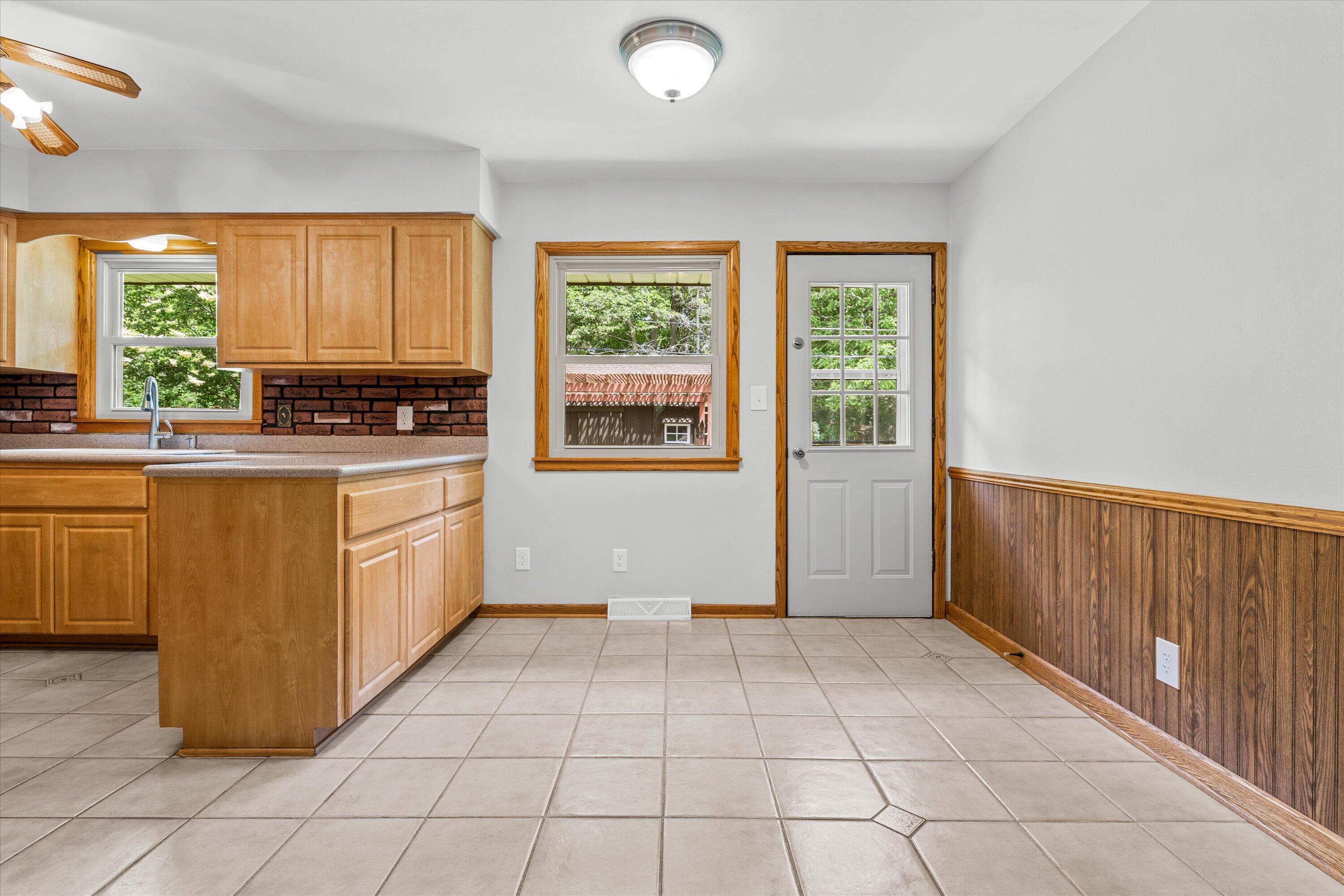 W136N8704 Esquire Road Menomonee Falls, WI 53051 - Photo 11 of 36 Kitchen
