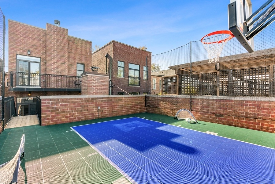 1904 West Wolfram Street Chicago, IL 60657 - Photo 23 of 56 a view of a chairs and tables in the yard