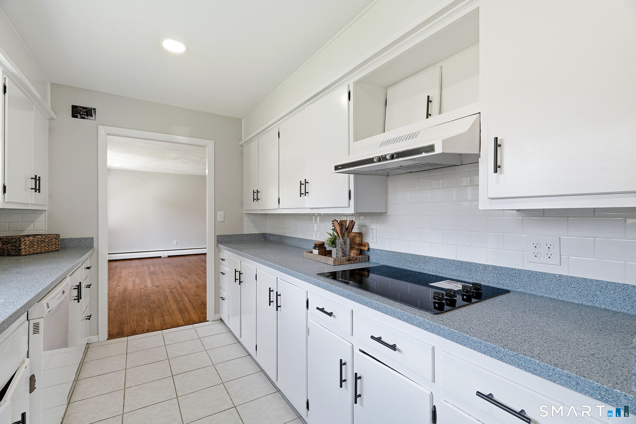 21 Tower Avenue Groton, CT 06340 - Photo 13 of 39