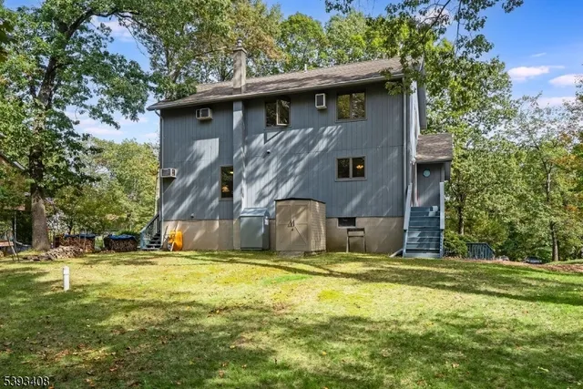 a view of a yard with a house