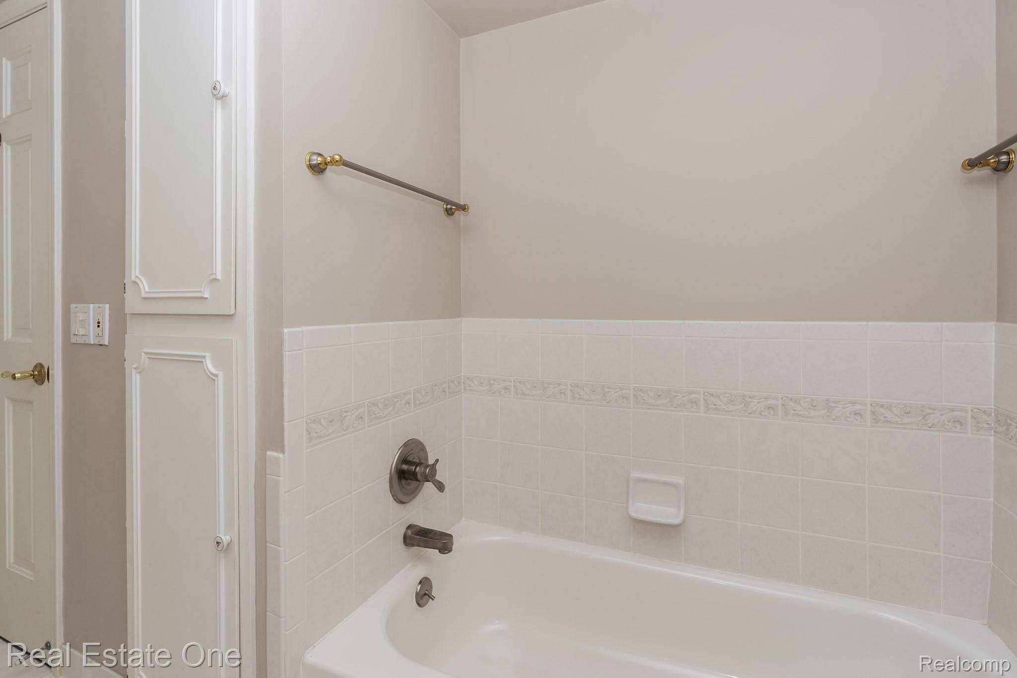 6225 North Rochester Road Rochester, MI 48306 - Photo 28 of 36 6225 Rochester MLS-W039.jpg