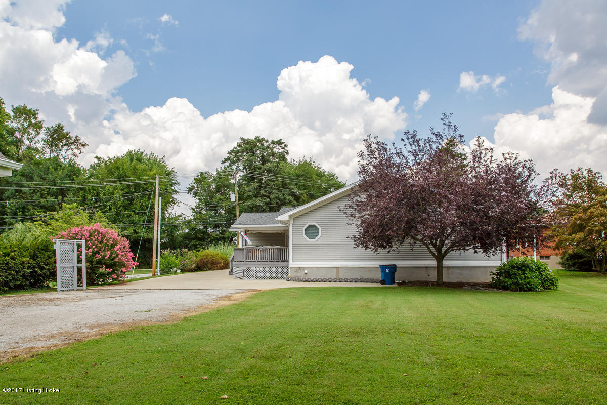 4702 Valley Station Road Louisville, KY 40272 - Photo 38 of 43 4702 Valley Station Rd-41