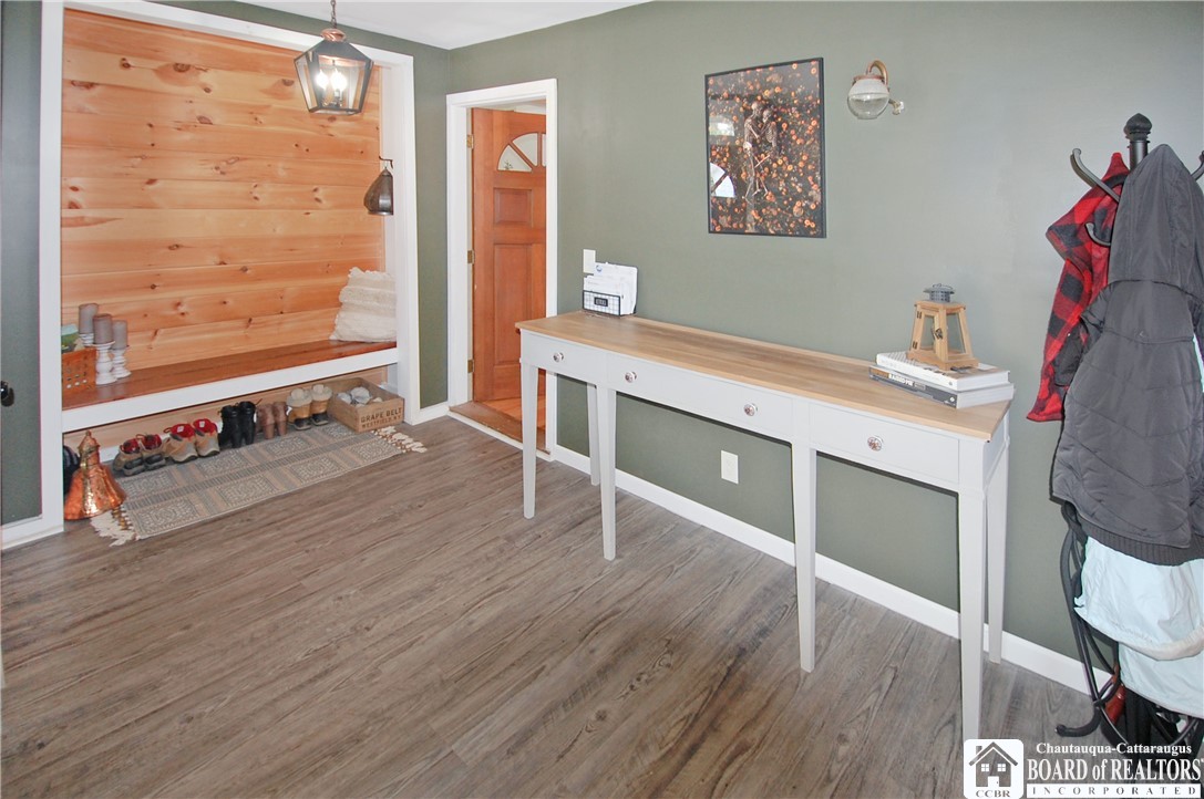 14 Robinson Street Hanover, NY 14136 - Photo 3 of 31 foyer