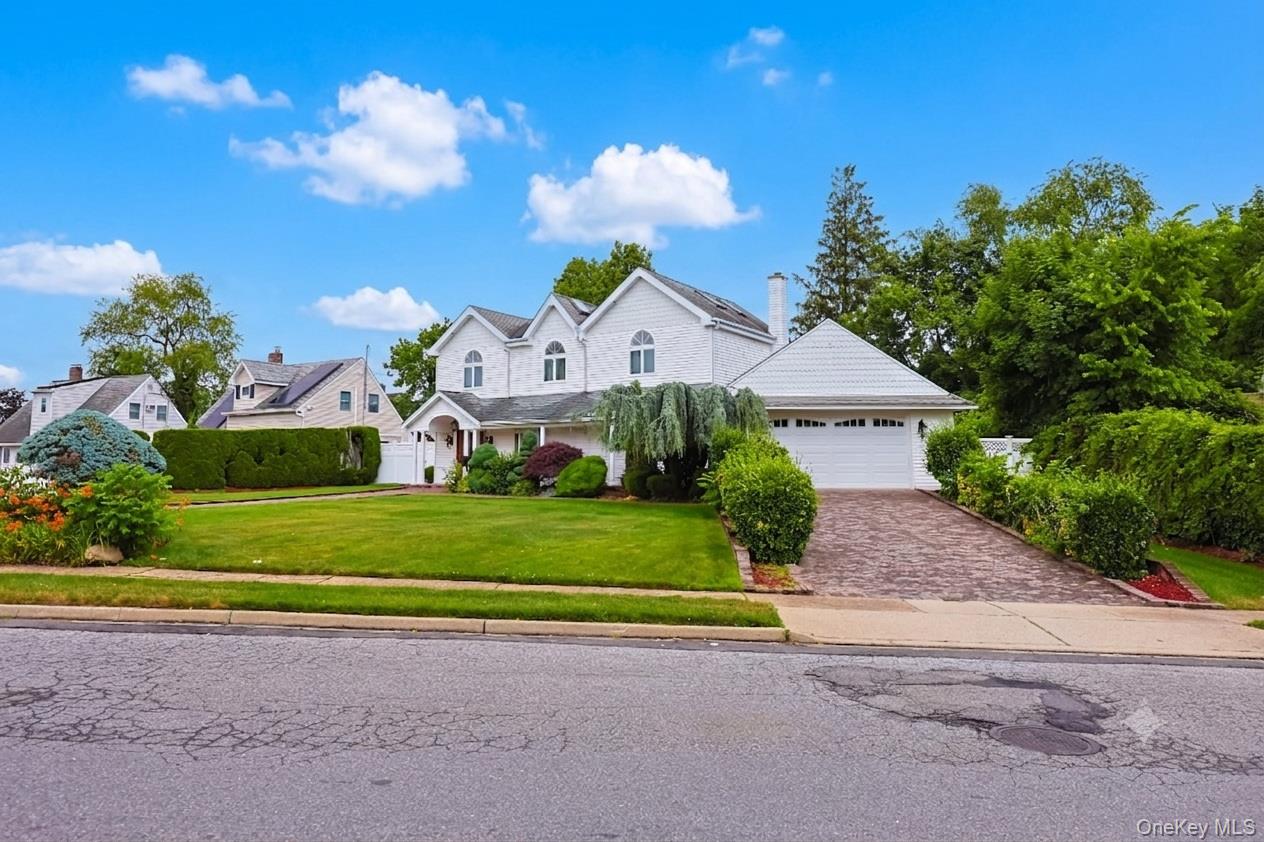 79 Constellation Road Levittown, NY 11756 - Photo 34 of 36