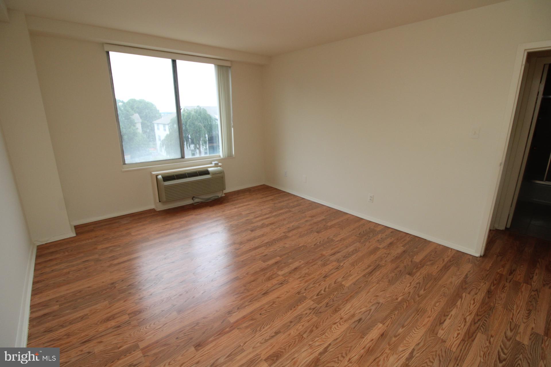 9701 Fields Road, Unit 407 Gaithersburg, MD 20878 - Photo 16 of 29 Bedroom 1