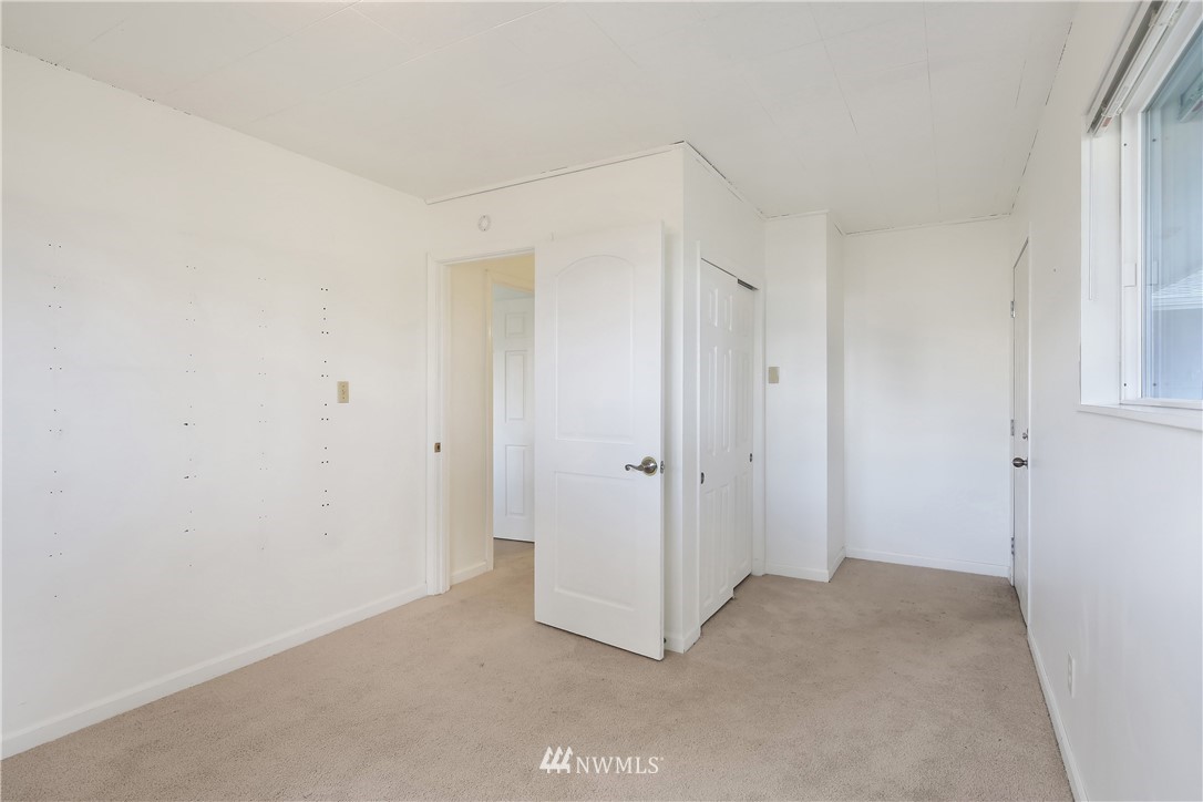 171 East Pole Road Lynden, WA 98264 - Photo 24 of 39 a view of an empty room