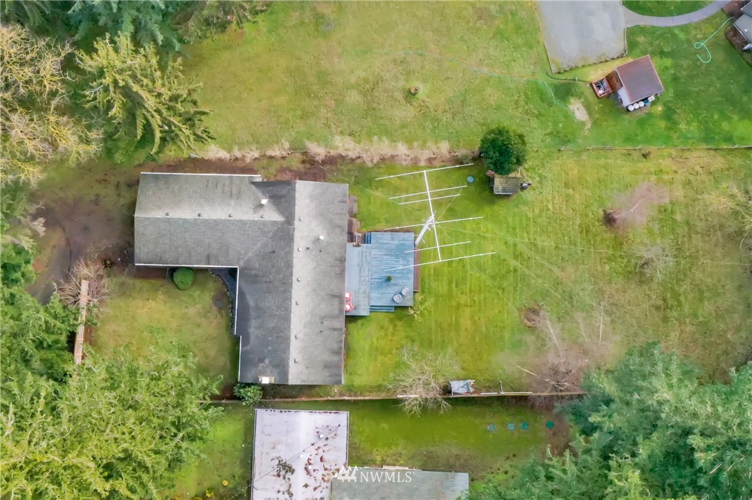 171 East Pole Road Lynden, WA 98264 - Photo 33 of 39 an aerial view of residential house with outdoor space and swimming pool