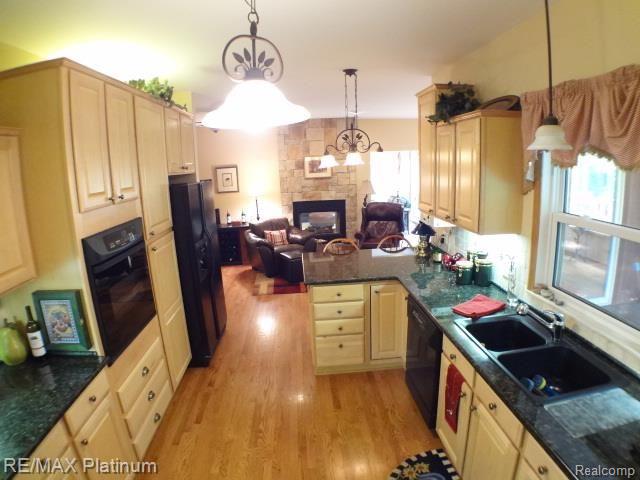 2242 Moorlands Howell, MI 48855 - Photo 13 of 54 058.jpg