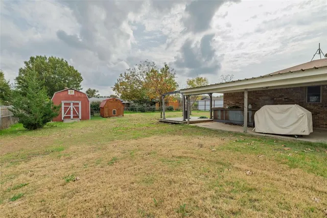 $248,900 | 401 Berryhill Drive, Springtown, TX 76082
