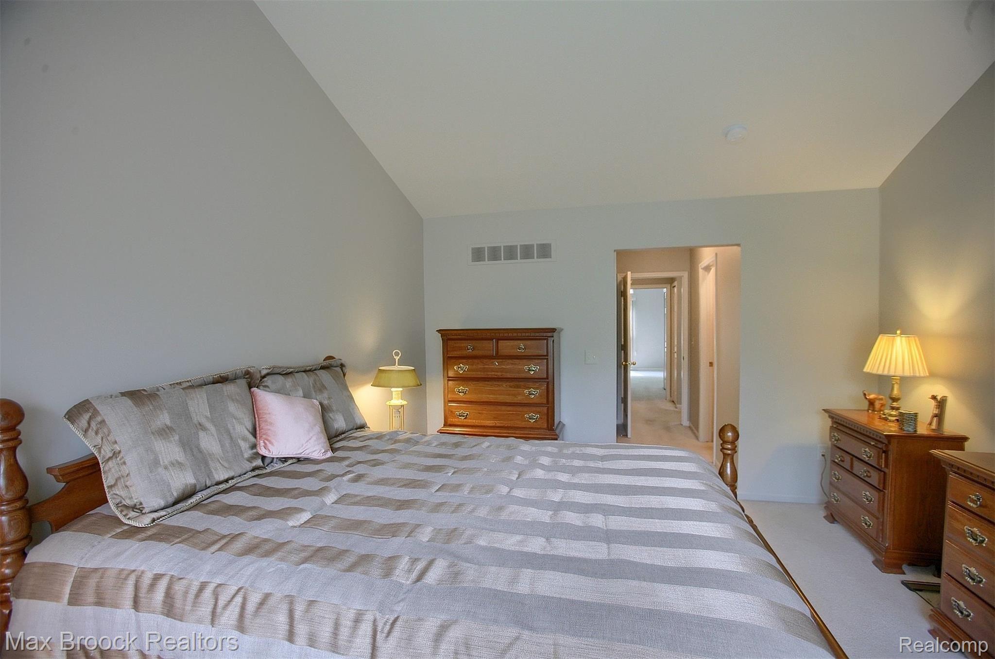 956 Churchill Circle Rochester, MI 48307 - Photo 17 of 30 17-Master Bedroom 2nd View.jpg