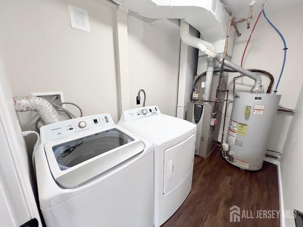 1273 Brookside Road Piscataway, NJ 08854 - Photo 27 of 33 a utility room with dryer and washer
