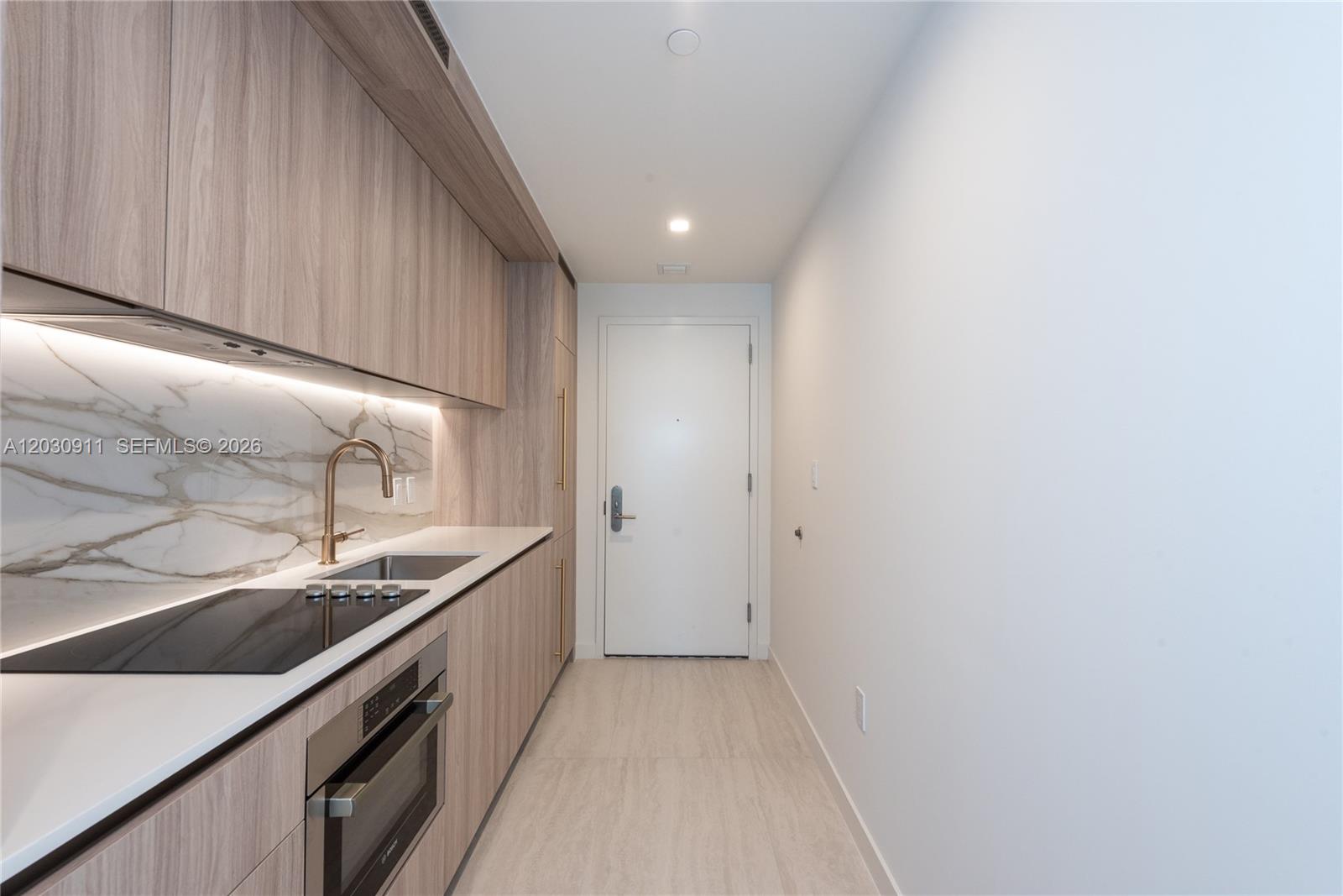 77 Southeast 5th Street, Unit 1804 Miami, FL 33131 - Photo 2 of 27