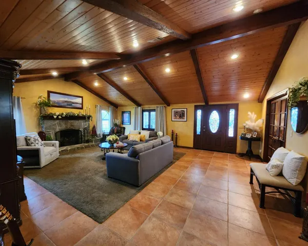 $850,000 | 3723 West Central Avenue, Fresno, CA 93706