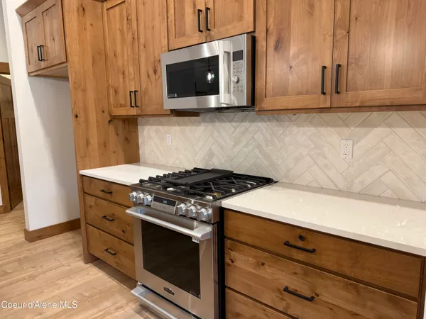 $899,900 | 98 Carbonate Lane, Oldtown, ID 83822