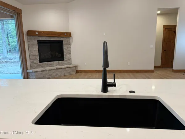 $899,900 | 98 Carbonate Lane, Oldtown, ID 83822