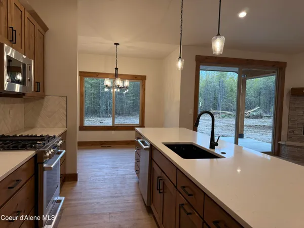 $899,900 | 98 Carbonate Lane, Oldtown, ID 83822