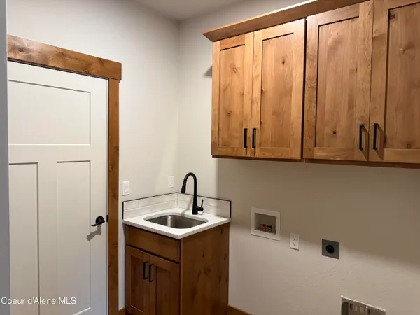 $899,900 | 98 Carbonate Lane, Oldtown, ID 83822