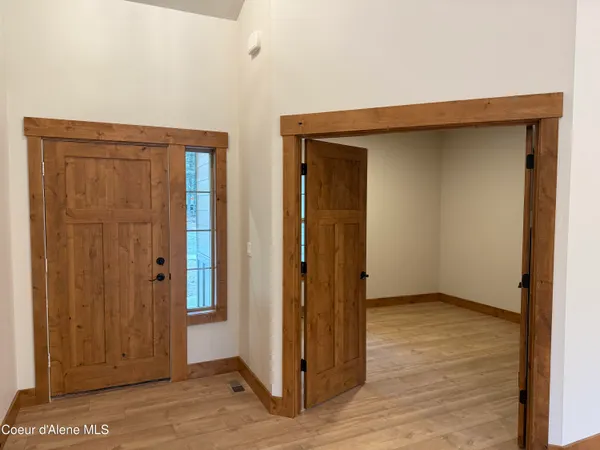 $899,900 | 98 Carbonate Lane, Oldtown, ID 83822