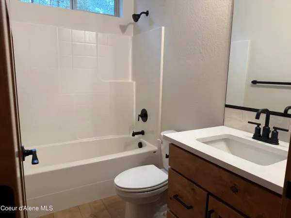 $899,900 | 98 Carbonate Lane, Oldtown, ID 83822