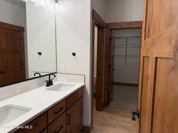 $899,900 | 98 Carbonate Lane, Oldtown, ID 83822