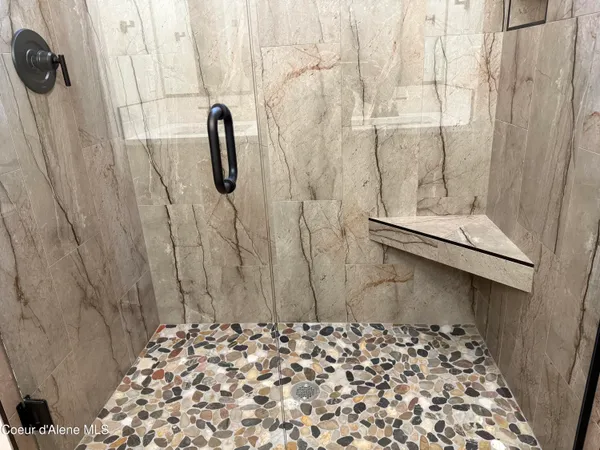 $899,900 | 98 Carbonate Lane, Oldtown, ID 83822