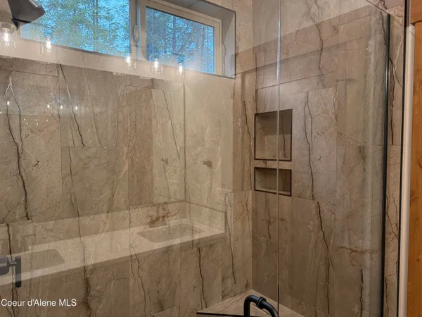 $899,900 | 98 Carbonate Lane, Oldtown, ID 83822