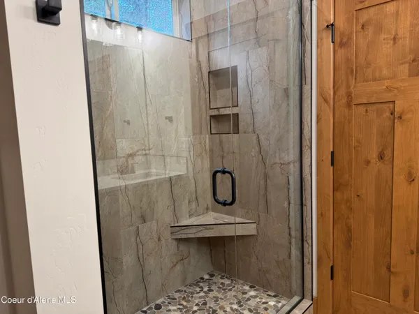 $899,900 | 98 Carbonate Lane, Oldtown, ID 83822