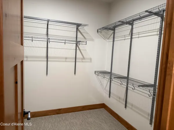 $899,900 | 98 Carbonate Lane, Oldtown, ID 83822