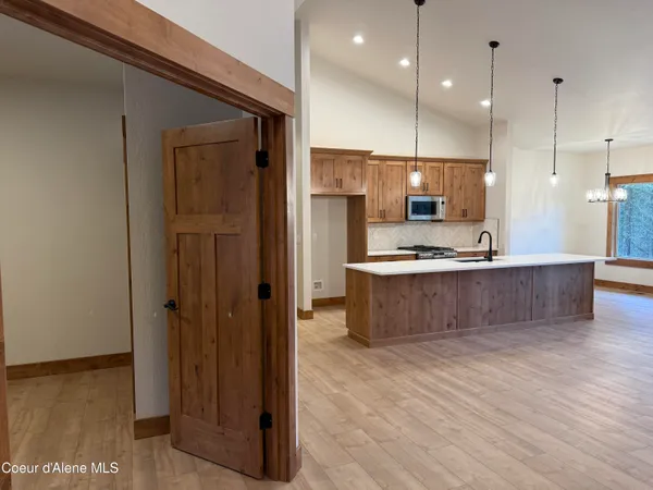 $899,900 | 98 Carbonate Lane, Oldtown, ID 83822