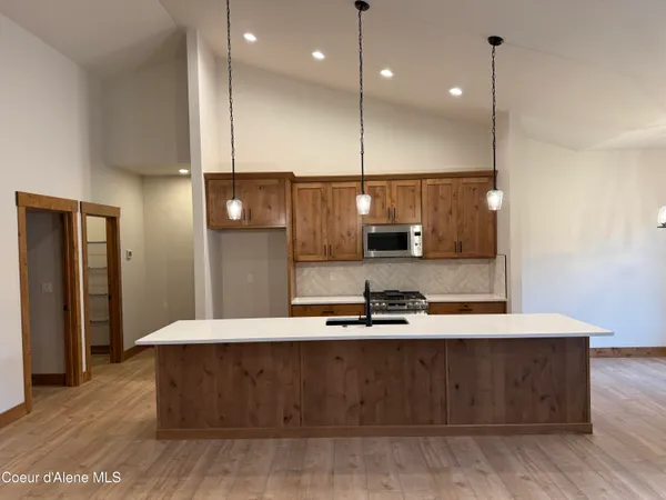 $899,900 | 98 Carbonate Lane, Oldtown, ID 83822