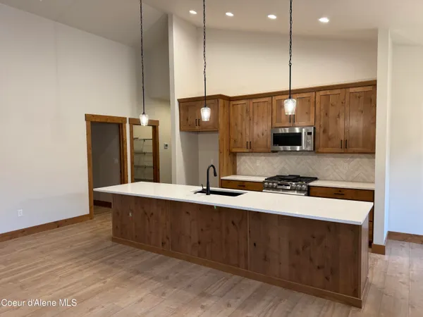 $899,900 | 98 Carbonate Lane, Oldtown, ID 83822