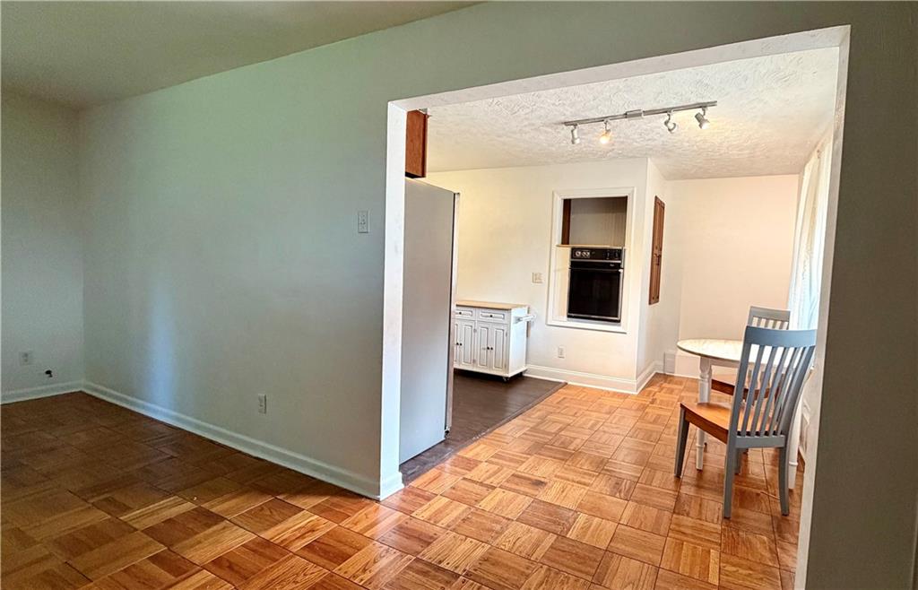 1053 Butler Road Springdale, PA 15144 - Photo 9 of 29 Gallery Image 9