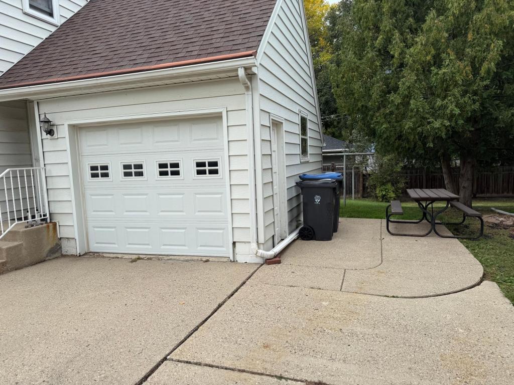 16 Bruce Court Mankato, MN 56001 - Photo 3 of 26