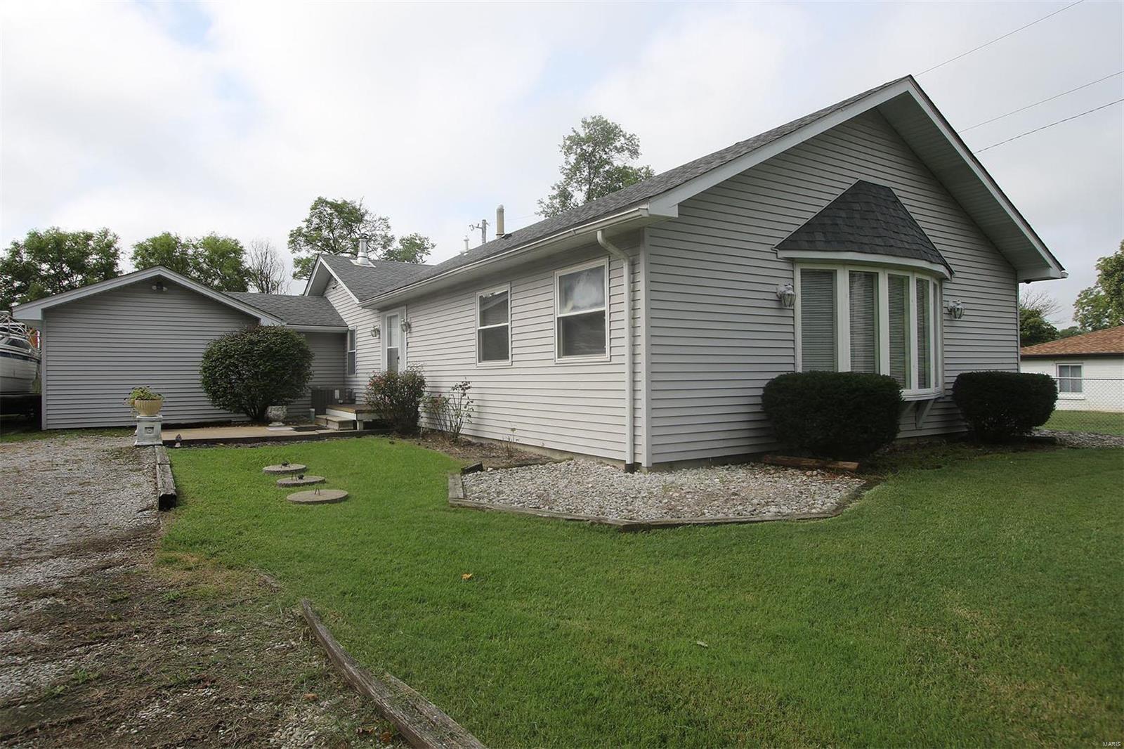 1204 Eiler Road Belleville, IL 62223 - Photo 1 of 37 Gallery Image 1