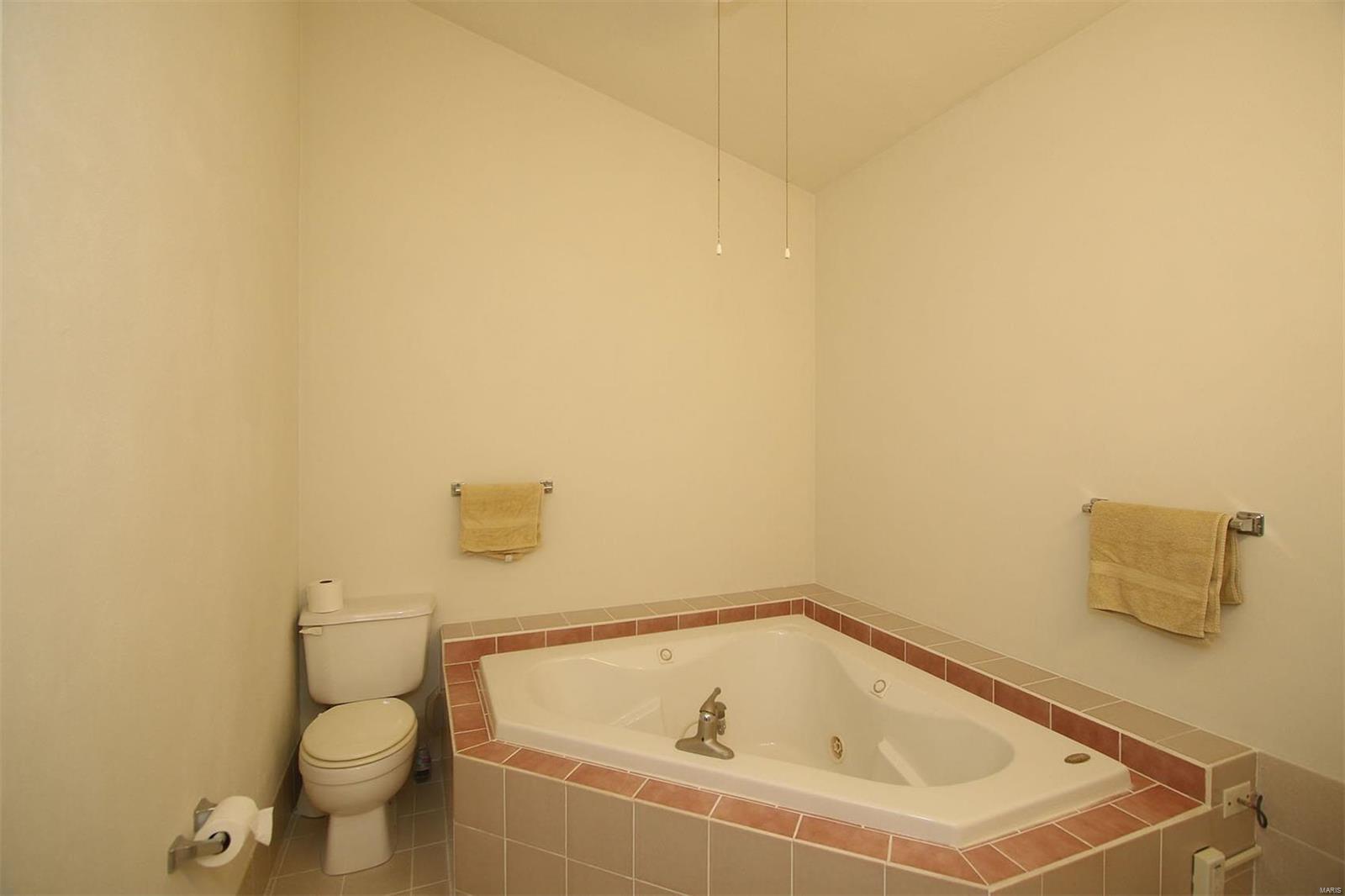 1204 Eiler Road Belleville, IL 62223 - Photo 18 of 37 Gallery Image 18
