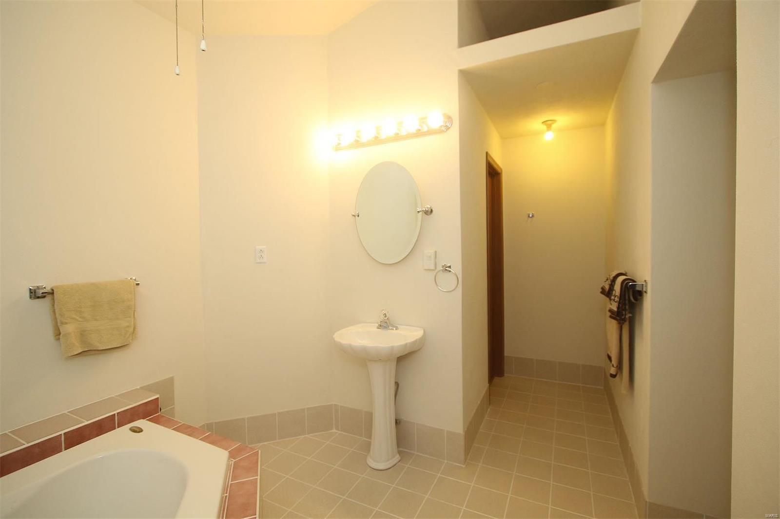 1204 Eiler Road Belleville, IL 62223 - Photo 19 of 37 Gallery Image 19