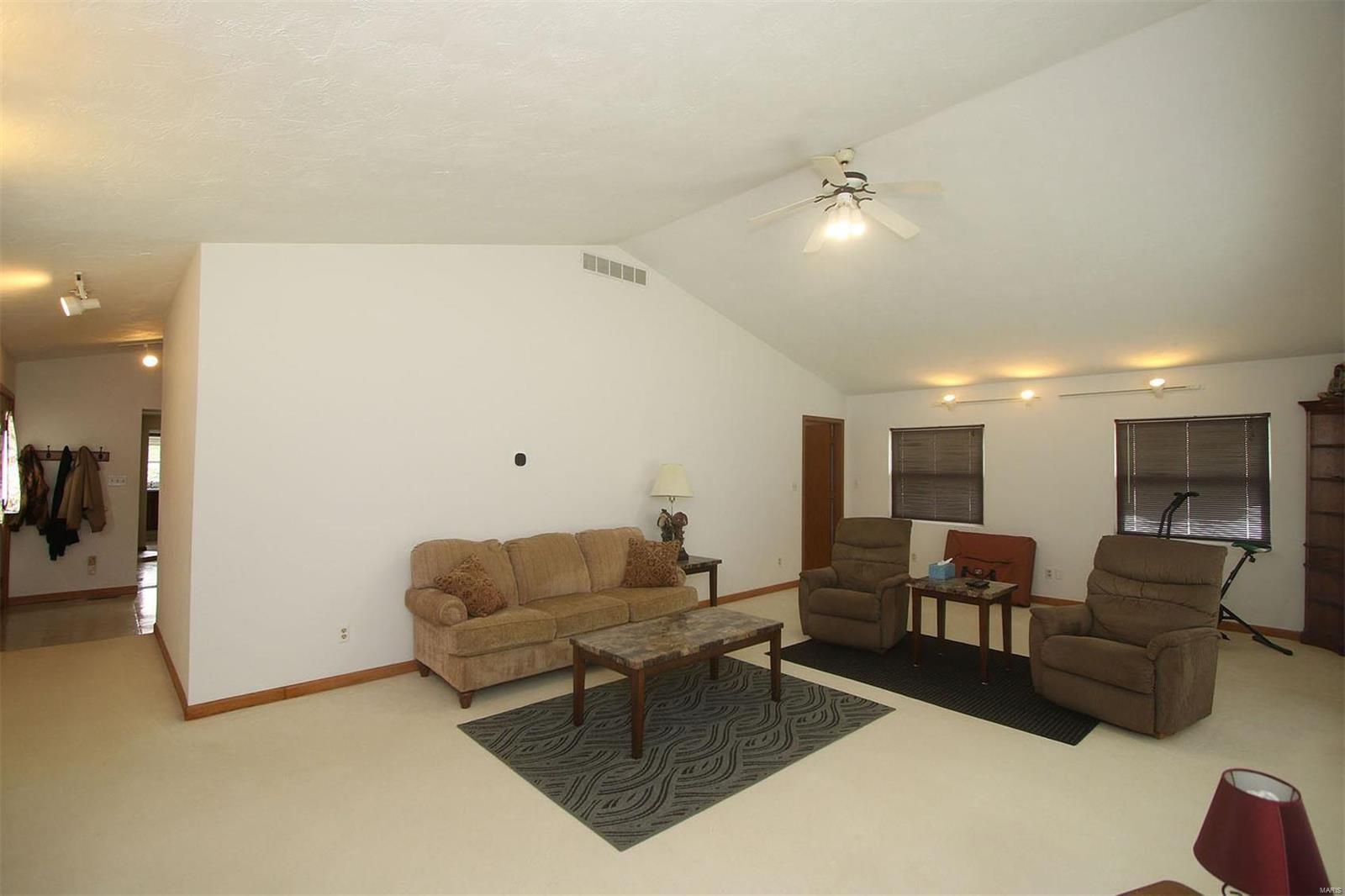 1204 Eiler Road Belleville, IL 62223 - Photo 4 of 37 Gallery Image 4