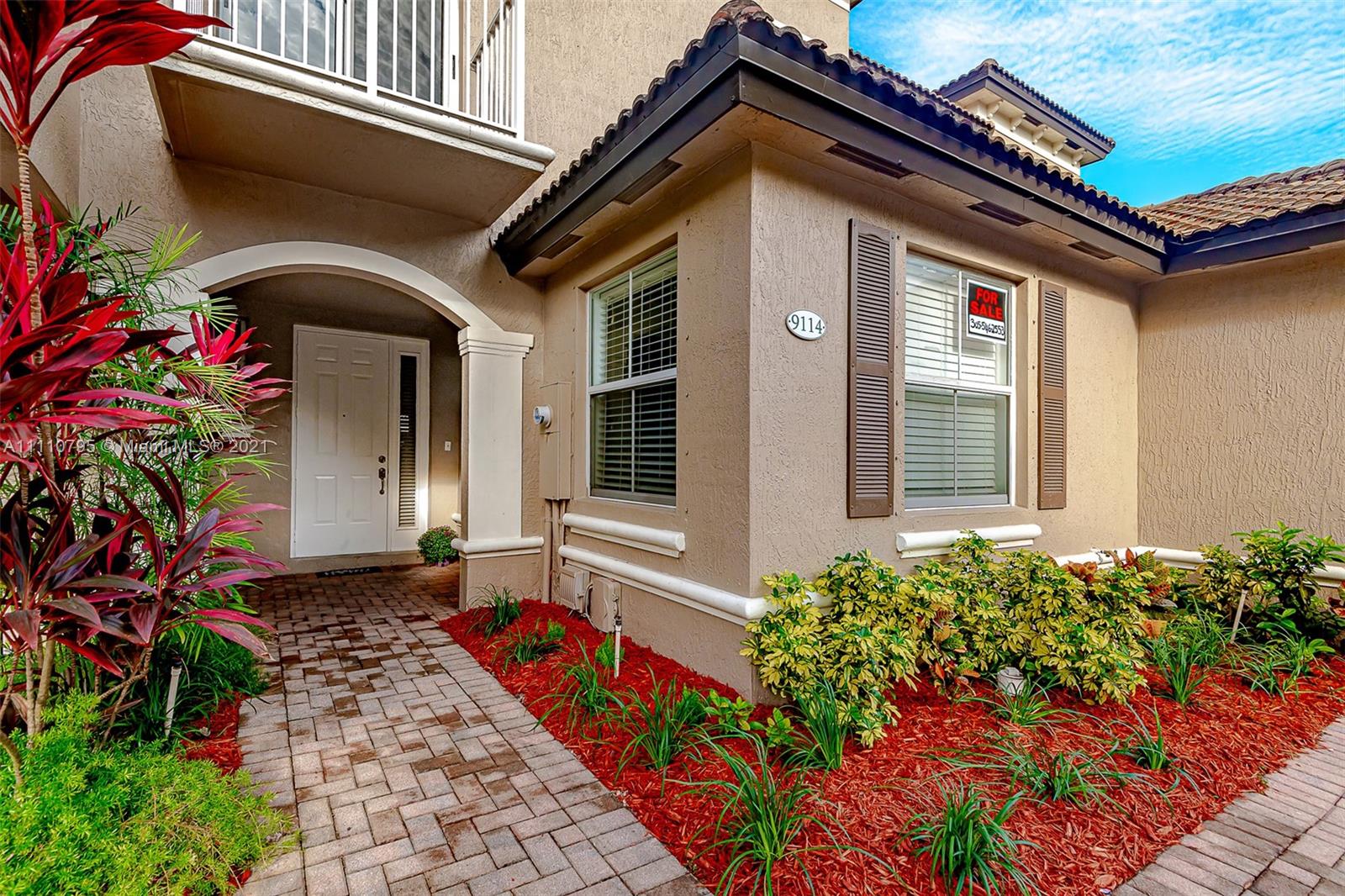 9114 Southwest 152nd Path Miami, FL 33196 - Photo 2 of 33 Gallery Image 2