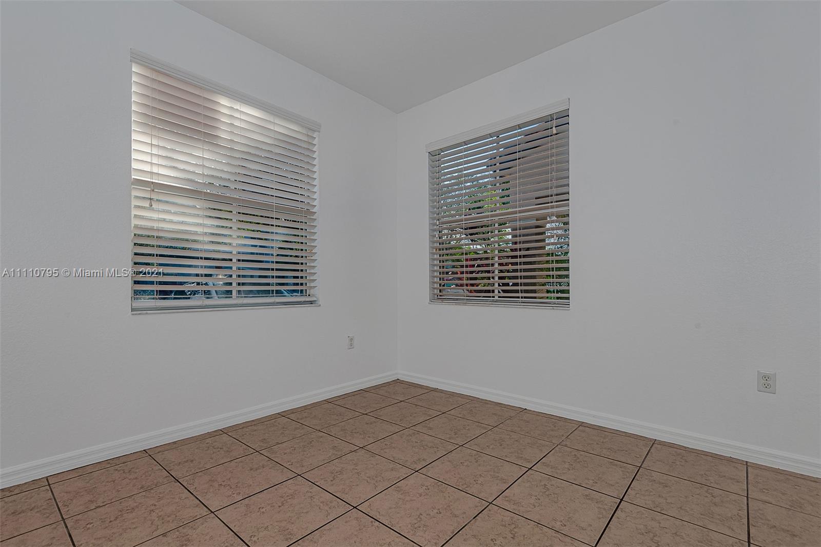 9114 Southwest 152nd Path Miami, FL 33196 - Photo 11 of 33 Gallery Image 11