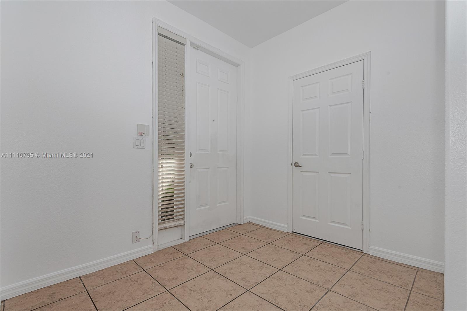 9114 Southwest 152nd Path Miami, FL 33196 - Photo 4 of 33 Gallery Image 4