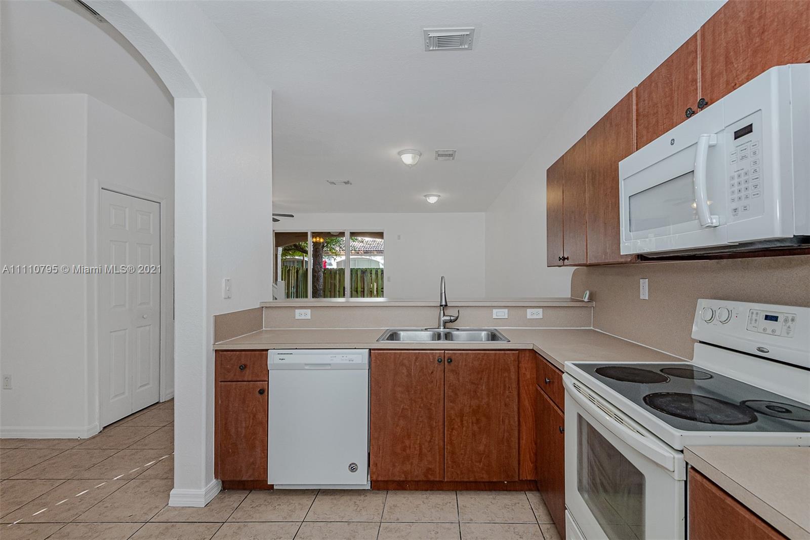 9114 Southwest 152nd Path Miami, FL 33196 - Photo 7 of 33 Gallery Image 7